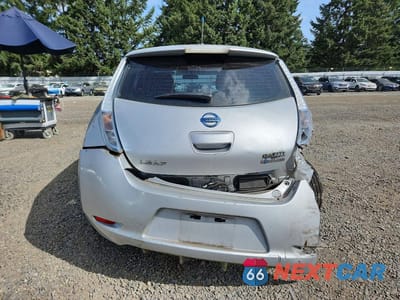 Zdjęcie 6 z 12 samochodu: 2013 NISSAN LEAF S VIN:1N4AZ0CP5DC400116 - miniatura