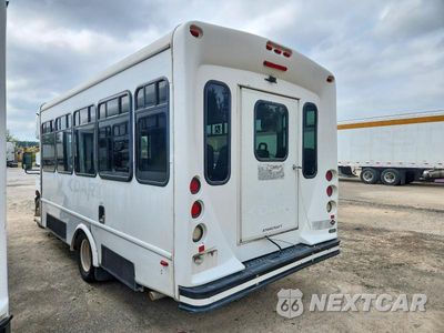 Trzecie zdjęcie samochodu z tyłu: 2016 FORD E450 SHUTTLE BUS VIN:1FDFE4FS5GDC03959 - miniatura