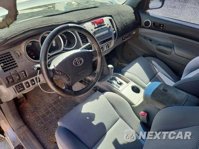 Zdjęcie 8 z 13 samochodu: 2011 TOYOTA TACOMA V6 VIN:3TMLU4EN0BM068859 - miniatura