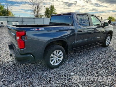 Trzecie zdjęcie samochodu z tyłu: 2022 CHEVROLET SILVERADO LTD K1500 CUSTOM VIN:1GCPYBEK2NZ130054 - miniatura