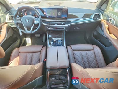 Zdjęcie 8 z 12 samochodu: 2025 BMW X5 XDRIVE40I VIN:5UX23EU00S9Z14690 - miniatura