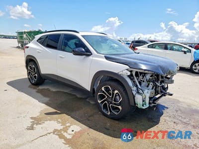 Czwarte zdjęcie samochodu z boku: 2026 CHEVROLET TRAX 2RS VIN:KL77LJEP3TC032605 - miniatura