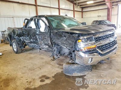Czwarte zdjęcie samochodu z boku: 2018 CHEVROLET SILVERADO K1500 LT VIN:3GCUKREC4JG622309 - miniatura