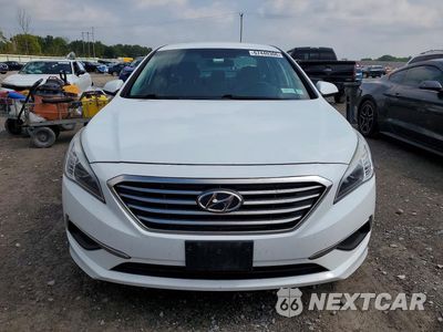 Piąte zdjęcie samochodu w środku: 2017 HYUNDAI SONATA SE VIN:5NPE24AF8HH477364 - miniatura