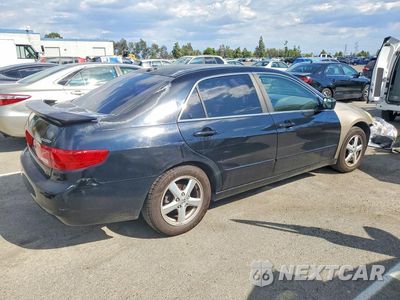 Trzecie zdjęcie samochodu z tyłu: 2005 HONDA ACCORD EX VIN:1HGCM56805A125076 - miniatura