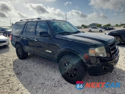 Czwarte zdjęcie samochodu z boku: 2007 FORD EXPEDITION LIMITED VIN:1FMFU20567LA68586 - miniatura