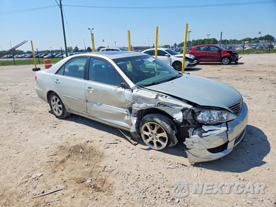 Czwarte zdjęcie samochodu z boku: 2006 TOYOTA CAMRY XLE V6 VIN:JTDBF30K860170447 - miniatura