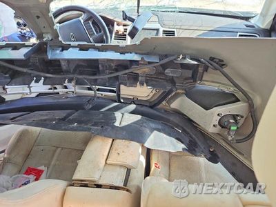 Zdjęcie 8 z 12 samochodu: 2012 LINCOLN MKS VIN:1LNHL9DR6CG801854 - miniatura