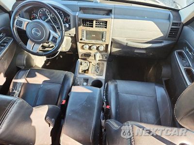 Zdjęcie 8 z 13 samochodu: 2011 JEEP LIBERTY LIMITED VIN:1J4PN5GK6BW508309 - miniatura