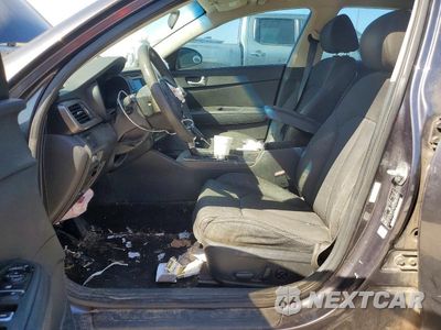 Zdjęcie 7 z 12 samochodu: 2017 KIA OPTIMA LX VIN:5XXGT4L34HG159794 - miniatura