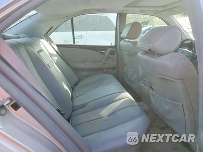 Zdjęcie 10 z 12 samochodu: 1999 MERCEDES-BENZ E 300TD VIN:WDBJF25H4XA836944 - miniatura