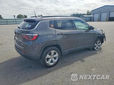 Trzecie zdjęcie samochodu z tyłu: 2018 JEEP COMPASS LATITUDE VIN:3C4NJCBB8JT204701 - miniatura