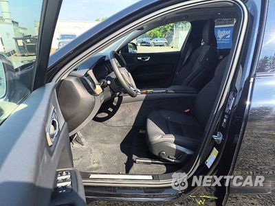 Zdjęcie 10 z 15 samochodu: 2026 VOLVO XC60 PLUS VIN:YV4M12RC2T1336011 - miniatura