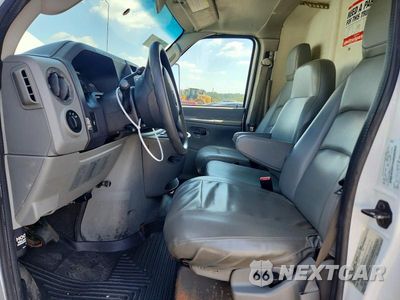 Zdjęcie 7 z 13 samochodu: 2009 FORD E450 BOX TRUCK VIN:1FDXE45S39DA86505 - miniatura