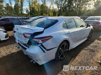 Trzecie zdjęcie samochodu z tyłu: 2019 TOYOTA CAMRY XSE VIN:4T1B61HK9KU704109 - miniatura