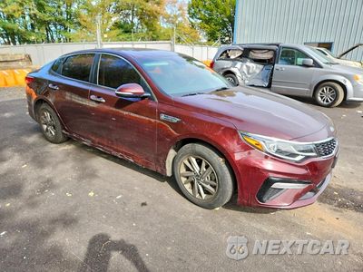 Czwarte zdjęcie samochodu z boku: 2019 KIA OPTIMA LX VIN:5XXGT4L38KG341540 - miniatura