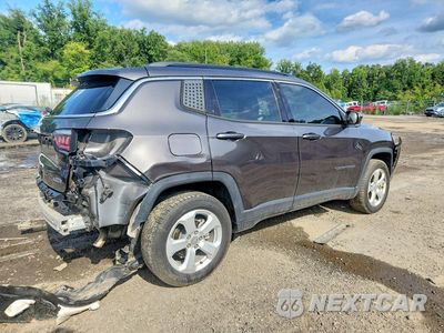 Trzecie zdjęcie samochodu z tyłu: 2020 JEEP COMPASS LATITUDE VIN:3C4NJDBB3LT104563 - miniatura