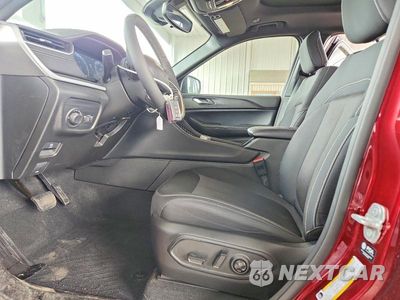 Zdjęcie 7 z 14 samochodu: 2024 JEEP GRAND CHEROKEE LAREDO VIN:1C4RJHAG4R8590877 - miniatura