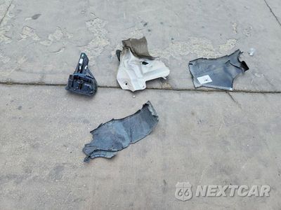 Zdjęcie 13 z 14 samochodu: 2021 FORD EXPLORER XLT VIN:1FMSK7DH4MGC10458 - miniatura