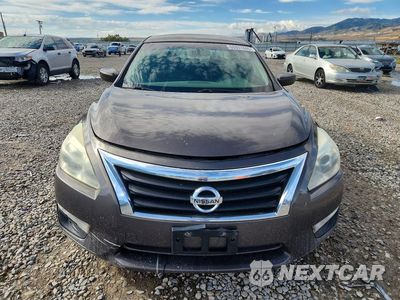 Piąte zdjęcie samochodu w środku: 2014 NISSAN ALTIMA 2.5 S VIN:1N4AL3AP4EN229631 - miniatura