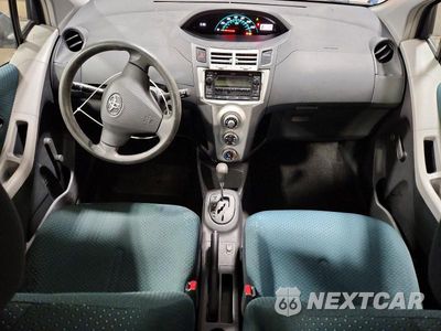 Zdjęcie 8 z 12 samochodu: 2008 TOYOTA YARIS BASE VIN:JTDJT923785171981 - miniatura