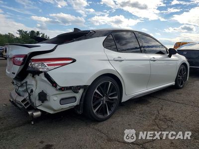 Trzecie zdjęcie samochodu z tyłu: 2020 TOYOTA CAMRY XSE VIN:4T1K61AK3LU374835 - miniatura