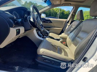 Zdjęcie 7 z 12 samochodu: 2017 HONDA ACCORD EXL VIN:1HGCR2F86HA086384 - miniatura
