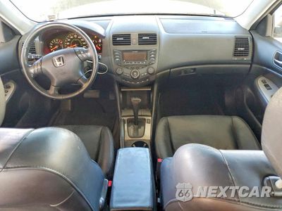 Zdjęcie 8 z 12 samochodu: 2003 HONDA ACCORD EX VIN:1HGCM66503A098681 - miniatura