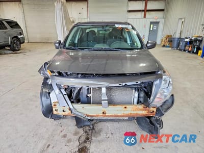 Piąte zdjęcie samochodu w środku: 2017 NISSAN VERSA 1.6 SV VIN:3N1CN7AP9HL836393 - miniatura