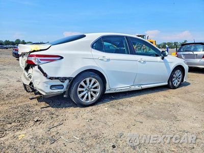 Trzecie zdjęcie samochodu z tyłu: 2018 TOYOTA CAMRY LE VIN:4T1B11HK2JU042421 - miniatura