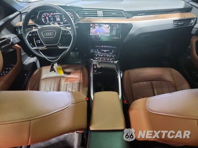 Zdjęcie 8 z 13 samochodu: 2022 AUDI E-TRON PREMIUM VIN:WA1AAAGE3NB005613 - miniatura