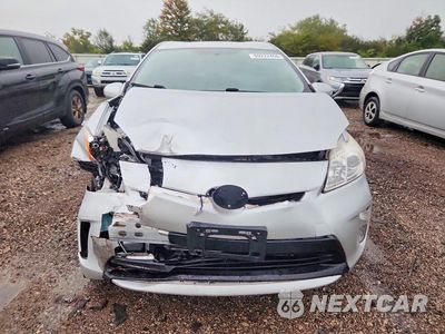 Piąte zdjęcie samochodu w środku: 2013 TOYOTA PRIUS THREE VIN:JTDKN3DU8D5661809 - miniatura