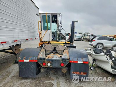 Zdjęcie 6 z 13 samochodu: 2010 KALMAR OTTAWA YARD TRUCK VIN:11VF813E5AA000173 - miniatura