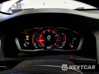 Zdjęcie 9 z 13 samochodu: 2017 VOLVO V60 CROSS COUNTRY PREMIER VIN:YV440MWK1H1035568 - miniatura