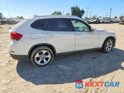 Trzecie zdjęcie samochodu z tyłu: 2015 BMW X1 SDRIVE28I VIN:WBAVM1C5XFVW57386 - miniatura