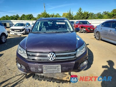 Piąte zdjęcie samochodu w środku: 2016 VOLKSWAGEN TIGUAN S VIN:WVGBV7AX8GW607815 - miniatura
