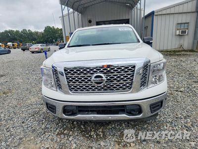 Piąte zdjęcie samochodu w środku: 2018 NISSAN TITAN SV VIN:1N6AA1E51JN506062 - miniatura