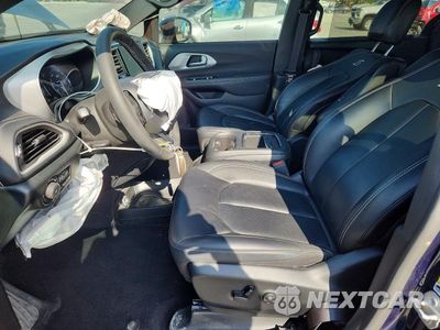 Zdjęcie 7 z 13 samochodu: 2024 CHRYSLER PACIFICA TOURING L VIN:2C4RC1BG4RR184652 - miniatura