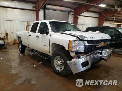 Czwarte zdjęcie samochodu z boku: 2014 CHEVROLET SILVERADO K2500 HEAVY DUTY VIN:1GC1KVC82EF180423 - miniatura
