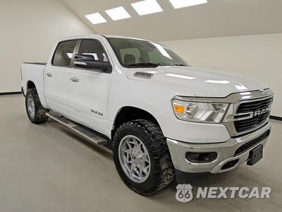 Czwarte zdjęcie samochodu z boku: 2020 RAM 1500 BIG HORN/LONE STAR VIN:1C6RREFG5LN288949 - miniatura