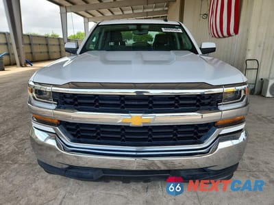 Piąte zdjęcie samochodu w środku: 2019 CHEVROLET SILVERADO LD C1500 LT VIN:2GCRCPEC1K1155108 - miniatura