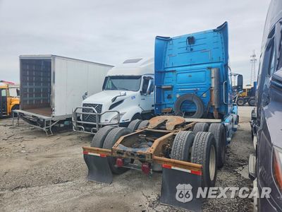 Trzecie zdjęcie samochodu z tyłu: 2006 VOLVO VNL SEMI TRUCK VIN:4V4NC9TG16N386275 - miniatura
