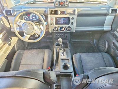 Zdjęcie 8 z 13 samochodu: 2010 TOYOTA FJ CRUISER BASE VIN:JTEZU4BF3AK010611 - miniatura