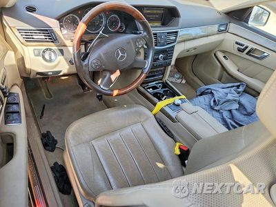 Zdjęcie 8 z 12 samochodu: 2011 MERCEDES-BENZ E 550 4MATIC VIN:WDDHF9AB6BA365209 - miniatura