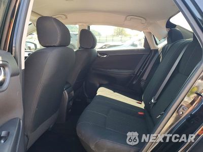Zdjęcie 10 z 12 samochodu: 2018 NISSAN SENTRA S VIN:3N1AB7AP9JY322486 - miniatura