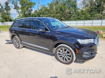 Czwarte zdjęcie samochodu z boku: 2019 AUDI Q7 PREMIUM PLUS VIN:WA1LAAF70KD009808 - miniatura