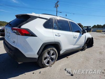 Trzecie zdjęcie samochodu z tyłu: 2025 TOYOTA RAV4 LE VIN:JTMMWRFV6SD333161 - miniatura