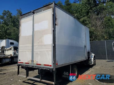 Trzecie zdjęcie samochodu z tyłu: 2019 FREIGHTLINER BUSINESS CLASS M2 BOX TRUCK VIN:1FVACWFD6KHKD4429 - miniatura