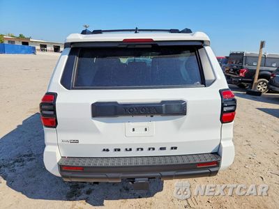 Zdjęcie 6 z 13 samochodu: 2025 TOYOTA 4RUNNER SR5 VIN:JTEVA5BR8S5026150 - miniatura