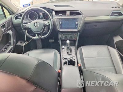 Zdjęcie 8 z 13 samochodu: 2018 VOLKSWAGEN TIGUAN SE VIN:3VV2B7AX1JM018014 - miniatura